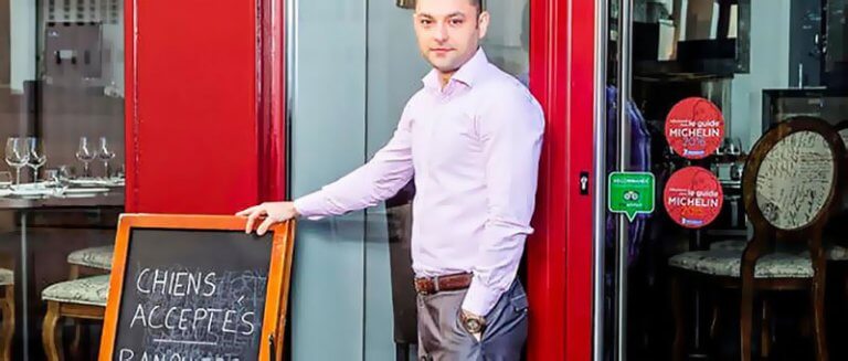 cao-em-um-restaurante-de-paris-2