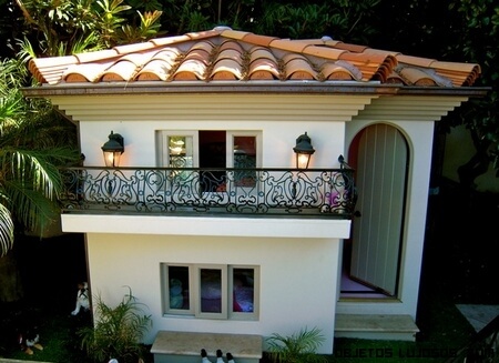 casa-pets-paris-hilton