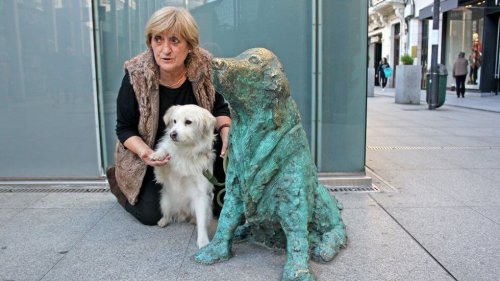 Monumento ao cão abandonado na Galicia