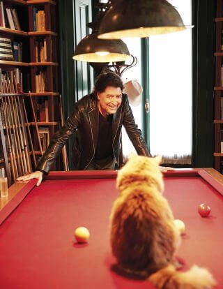 Joaquín Sabina e seus gatos