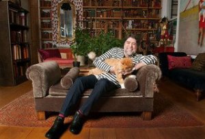 Cantor espanhol Joaquín Sabina e sua paixão pelos gatos