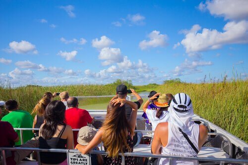 turistas em parque nacional