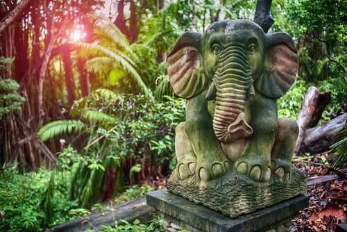 Estátua de elefante